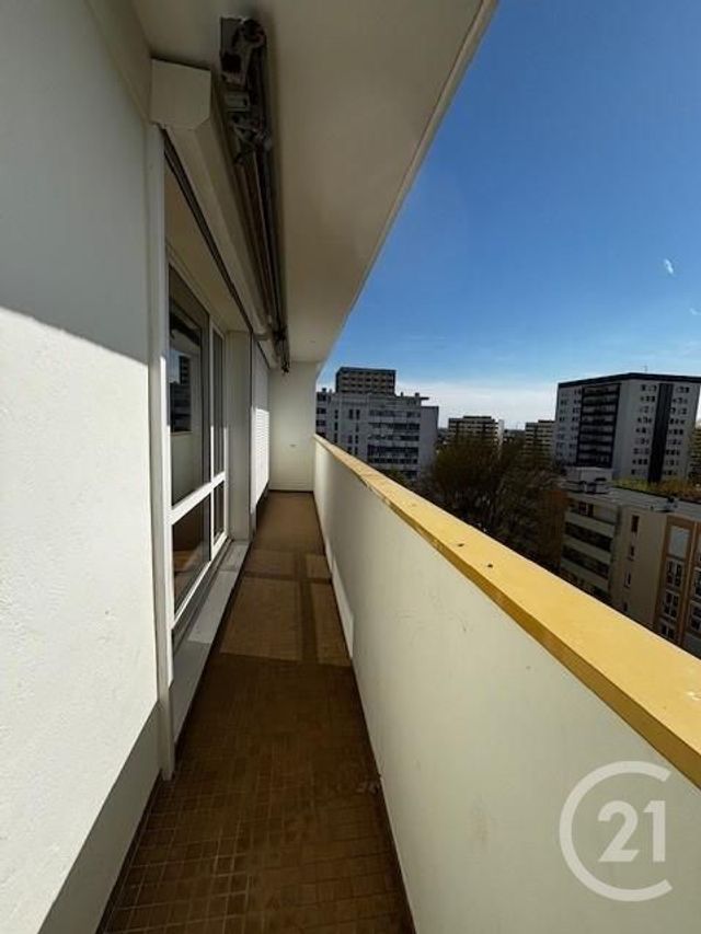 Afficher la photo en grand Appartement à vendre - 5 pièces - 84.79 m2 - ST QUENTIN - 02 - PICARDIE - Century 21 Agence Delahaye