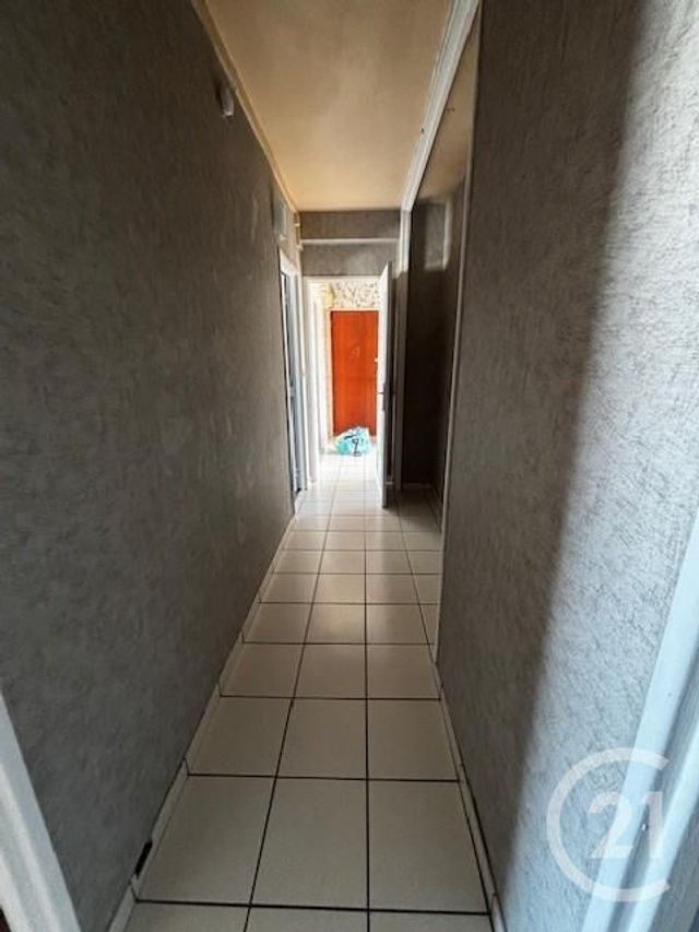 Afficher la photo en grand Appartement à vendre - 5 pièces - 84.79 m2 - ST QUENTIN - 02 - PICARDIE - Century 21 Agence Delahaye