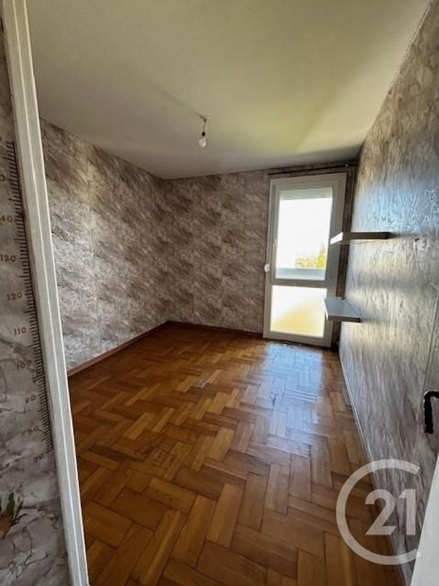 Afficher la photo en grand Appartement à vendre - 5 pièces - 84.79 m2 - ST QUENTIN - 02 - PICARDIE - Century 21 Agence Delahaye