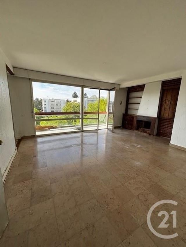 Appartement T6 à vendre - 7 pièces - 137.0 m2 - ST QUENTIN - 02 - PICARDIE - Century 21 Agence Delahaye