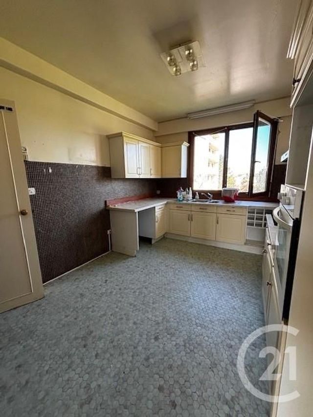 Appartement T6 à vendre - 7 pièces - 137.0 m2 - ST QUENTIN - 02 - PICARDIE - Century 21 Agence Delahaye