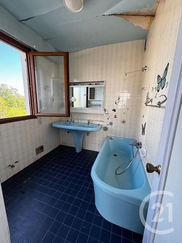 Appartement T6 à vendre - 7 pièces - 137.0 m2 - ST QUENTIN - 02 - PICARDIE - Century 21 Agence Delahaye