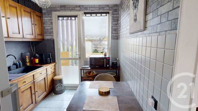 Afficher la photo en grand Appartement F3 à vendre - 4 pièces - 78.83 m2 - ST QUENTIN - 02 - PICARDIE - Century 21 Agence Delahaye