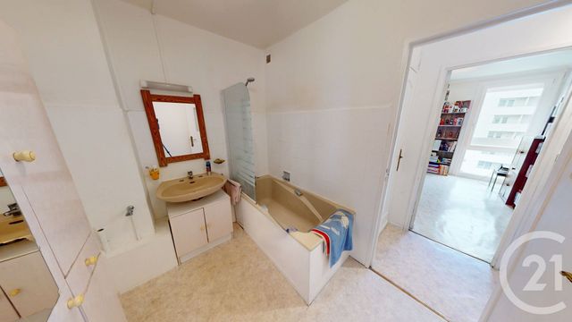 Appartement F4 à vendre - 4 pièces - 64.0 m2 - ST QUENTIN - 02 - PICARDIE - Century 21 Agence Delahaye