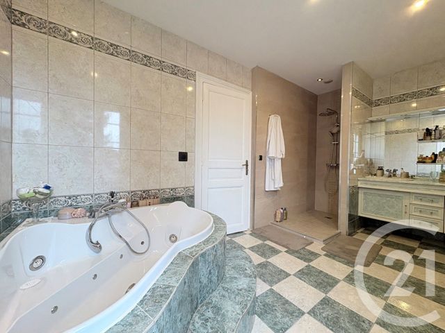 maison à vendre - 8 pièces - 230.22 m2 - ST QUENTIN - 02 - PICARDIE - Century 21 Agence Delahaye