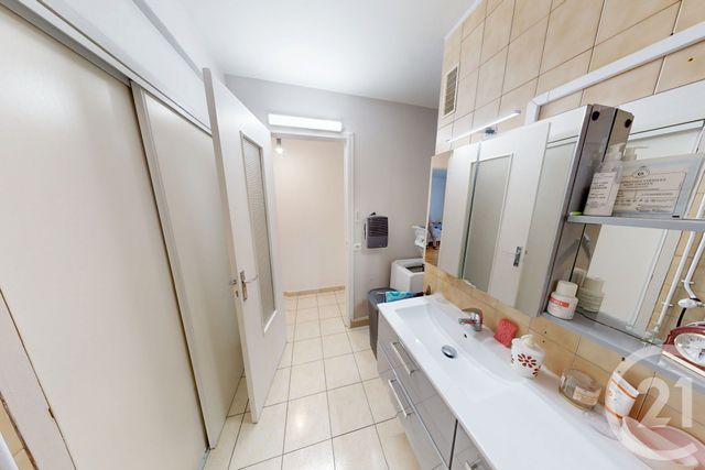 Appartement T3 à vendre - 4 pièces - 72.0 m2 - ST QUENTIN - 02 - PICARDIE - Century 21 Agence Delahaye