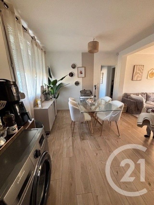 Appartement F4 à vendre - 5 pièces - 66.0 m2 - ST QUENTIN - 02 - PICARDIE - Century 21 Agence Delahaye