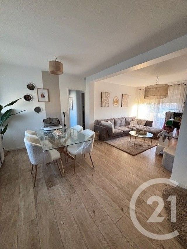 Appartement F4 à vendre - 5 pièces - 66.0 m2 - ST QUENTIN - 02 - PICARDIE - Century 21 Agence Delahaye